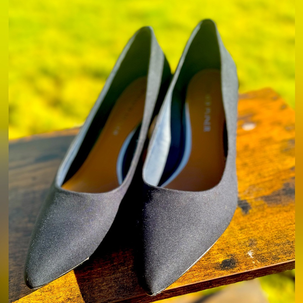 Women size 8 Donald Pliner navy blue shoe